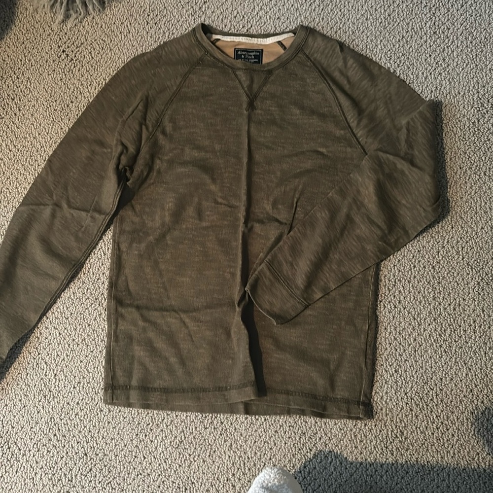 abercrombie dark green long sleeve (men’s)